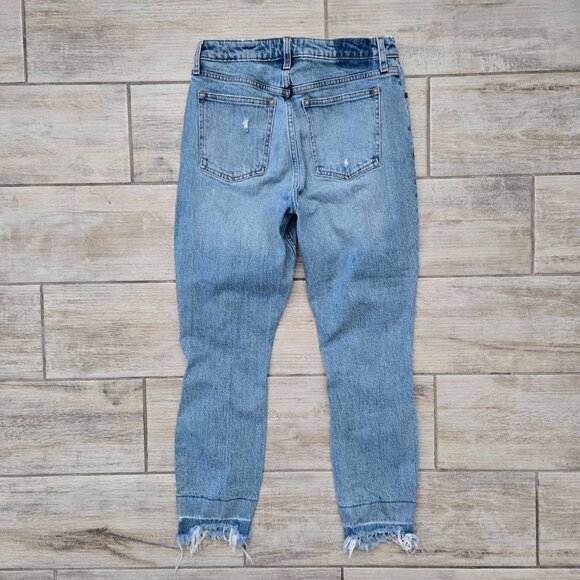 Abercrombie & Fitch The Mom High Rise Jeans Women's Destroyed Knee Raw Hem 28/6 - Picture 2 of 8